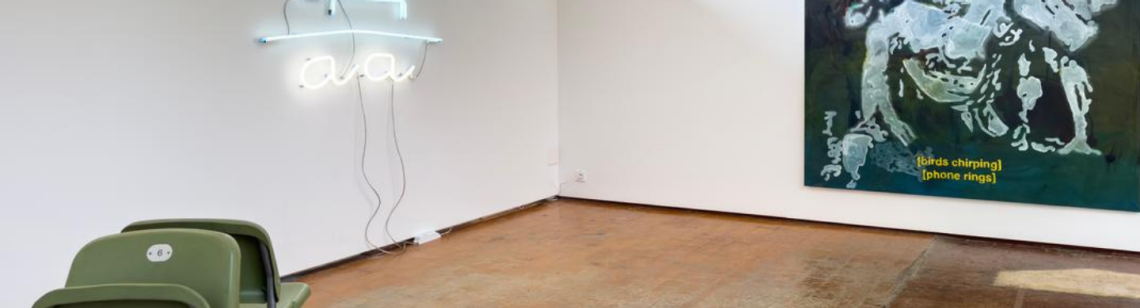 Man sieht das Werk "Supernatural Standby" von Aramis Navarro.